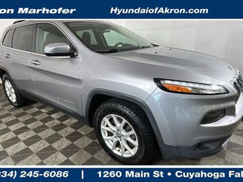 Used 2016 Jeep Cherokee Latitude w/ Cold Weather Group AWD/4WD image 1