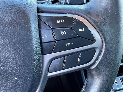 Used 2020 Jeep Cherokee Latitude Plus image 21