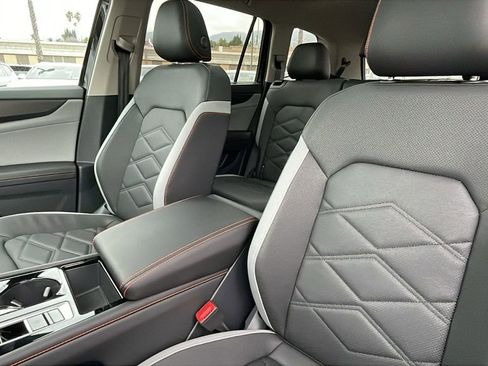 New 2025 Volkswagen Atlas Peak Edition SE image 15