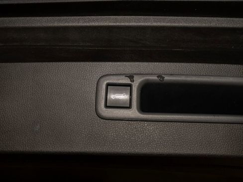 Used 2023 Toyota Highlander LE image 7