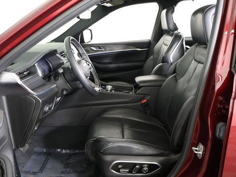 Used 2023 Jeep Grand Cherokee Overland w/ Adv Protech Group III image 34