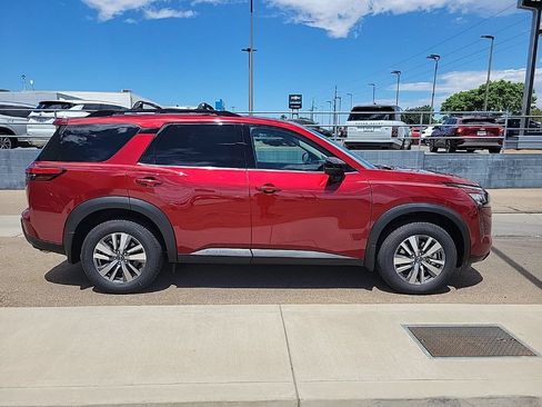 New 2026 Nissan Pathfinder SL w/ Cargo Package FWD image 8
