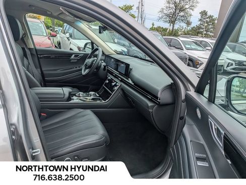 Used 2025 Genesis GV80 2.5T Standard AWD/4WD image 44