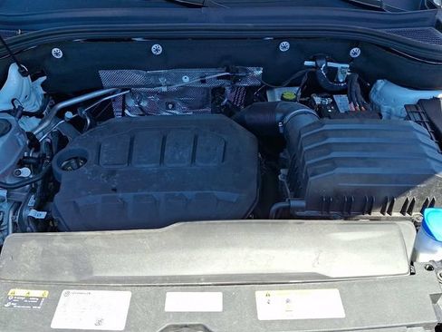 Used 2025 Volkswagen Atlas SE AWD/4WD image 28