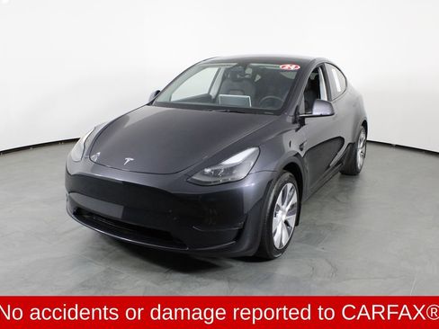 Used 2024 Tesla Model Y Long Range image 2