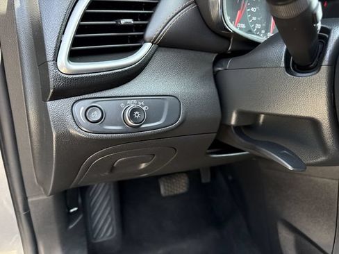 Used 2019 Chevrolet Trax LT w/ LT Convenience Package FWD image 30