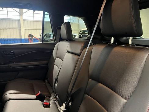 Used 2025 Honda Passport Black Edition image 19