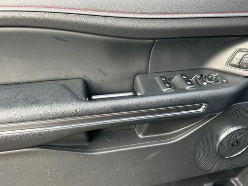 Used 2023 Ford Expedition Limited image 11