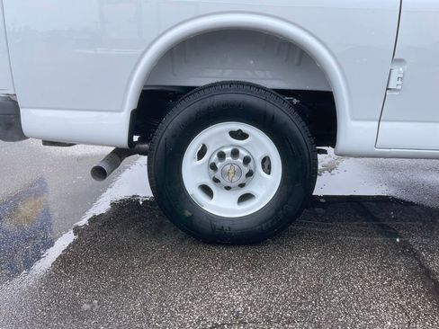 New 2025 Chevrolet Express 2500 Work Van w/ Driver Convenience Package image 24