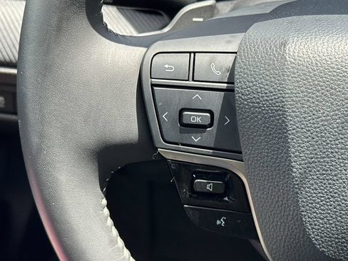 Used 2025 Toyota Camry SE FWD image 24