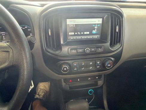 Used 2018 Chevrolet Colorado W/T RWD image 9