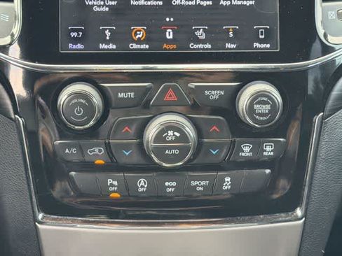Used 2019 Jeep Grand Cherokee Altitude AWD/4WD image 17
