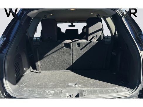 Used 2017 Nissan Pathfinder SV FWD image 33