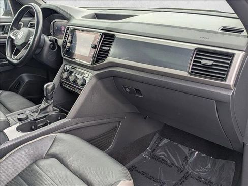 Used 2020 Volkswagen Atlas Cross Sport SEL Premium image 22