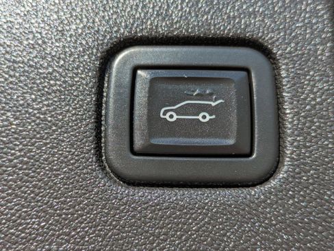 Used 2020 Chevrolet Equinox Premier w/ LPO, Cargo Package image 12