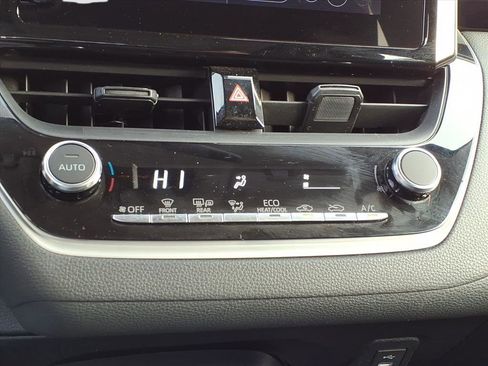 Used 2024 Toyota Corolla LE w/ LE Convenience Package image 15