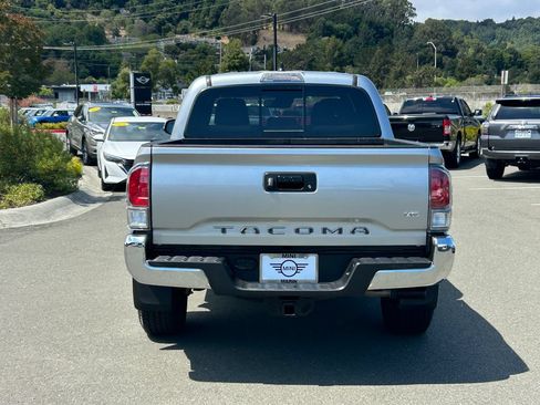 Used 2023 Toyota Tacoma TRD Off-Road AWD/4WD image 4