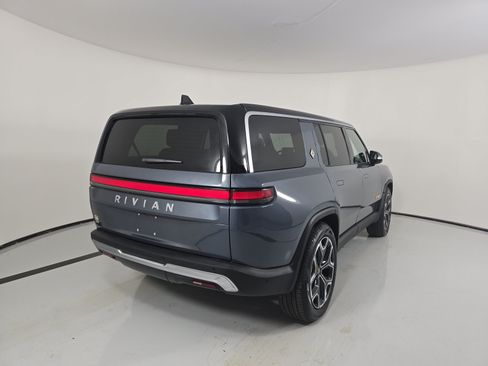 Used 2024 Rivian R1S Adventure AWD/4WD image 5