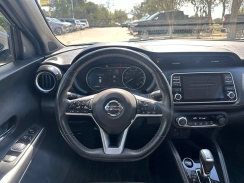 Used 2020 Nissan Kicks SR FWD image 13