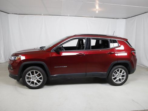 Used 2022 Jeep Compass Latitude image 21