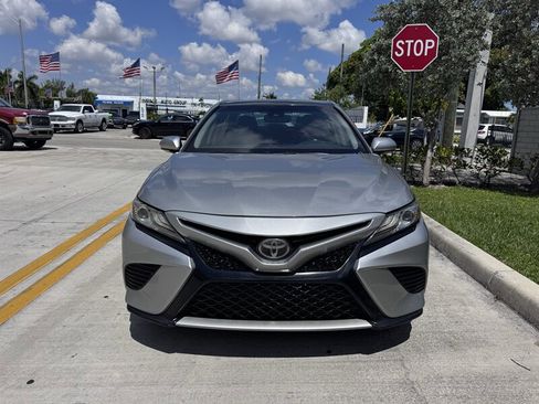 Used 2019 Toyota Camry XSE image 2