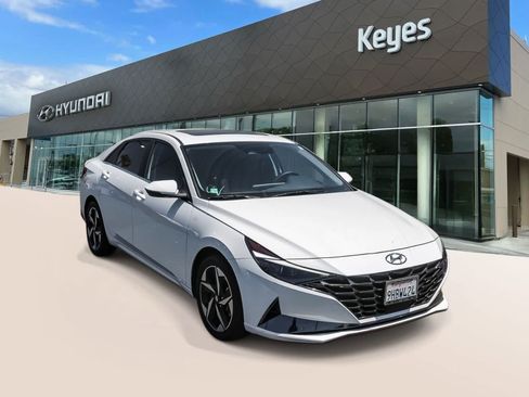 Certified 2023 Hyundai Elantra Limited FWD image 3