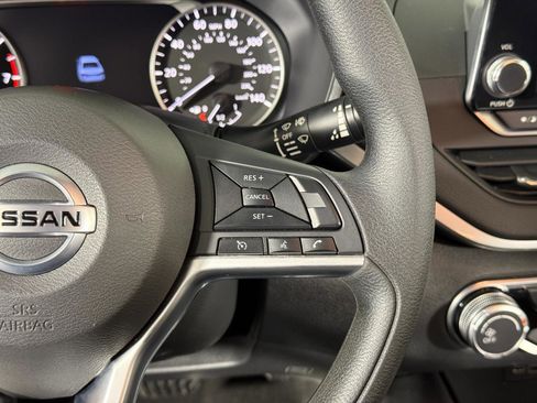 Used 2021 Nissan Altima 2.5 SV AWD/4WD image 9