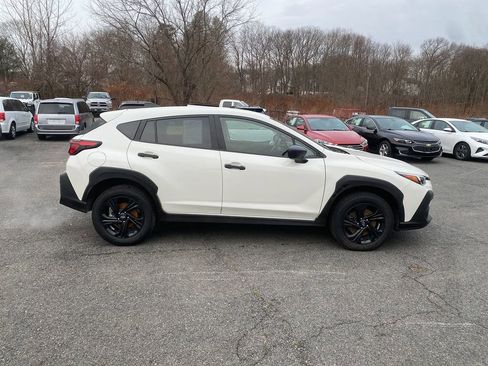Used 2024 Subaru Crosstrek 2.0i image 4