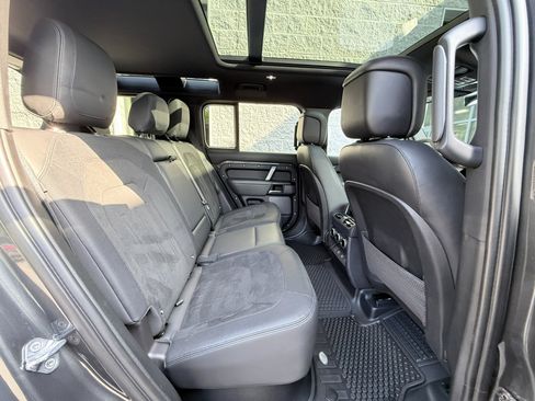 Used 2023 Land Rover Defender 110 AWD/4WD image 45