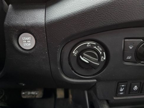 Used 2022 Nissan Frontier PRO-4X image 27