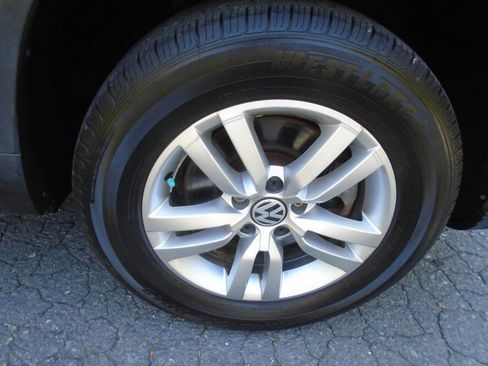 Used 2013 Volkswagen Tiguan S image 30