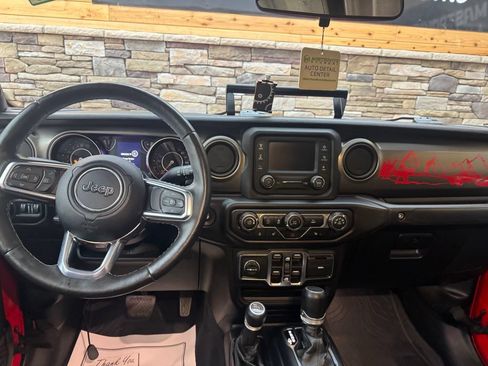 Used 2020 Jeep Gladiator Sport AWD/4WD image 36