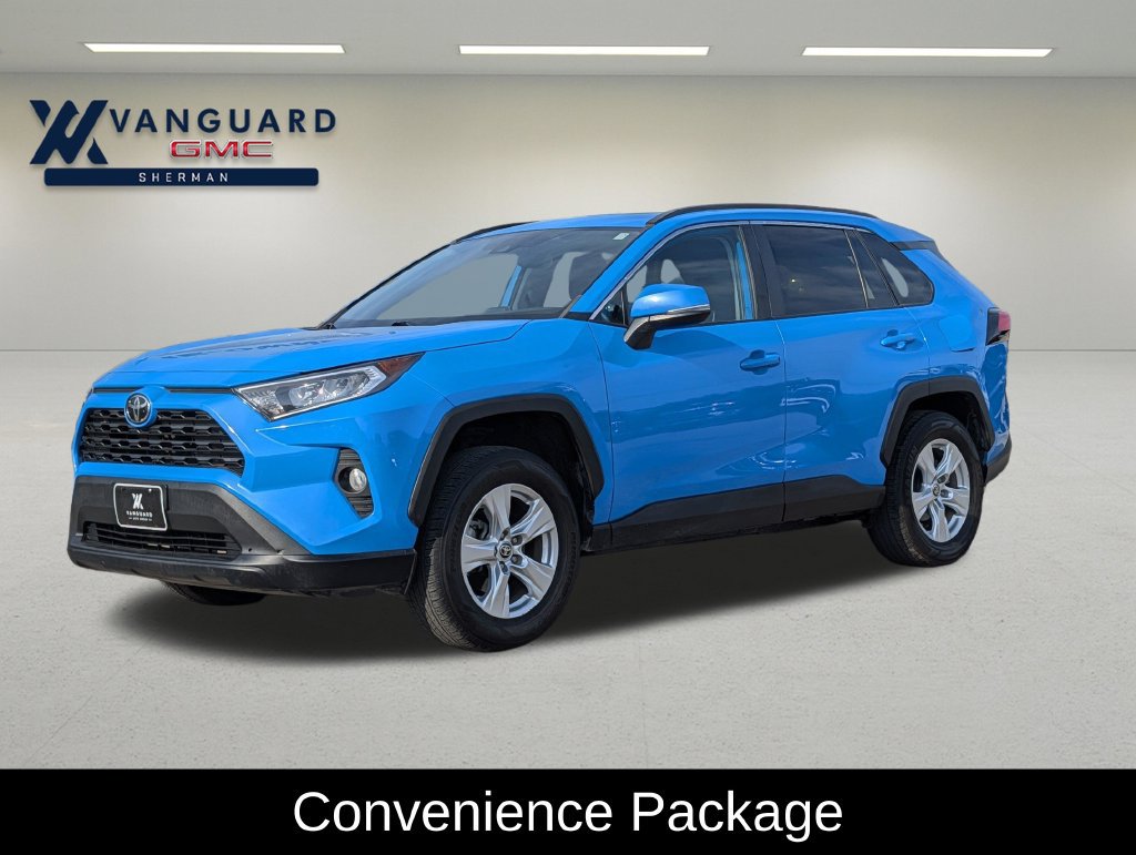 Used 2021 Toyota RAV4 XLE w/ Convenience Package FWD image 3
