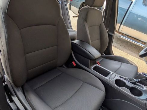 Used 2018 Chevrolet Cruze LT FWD image 14