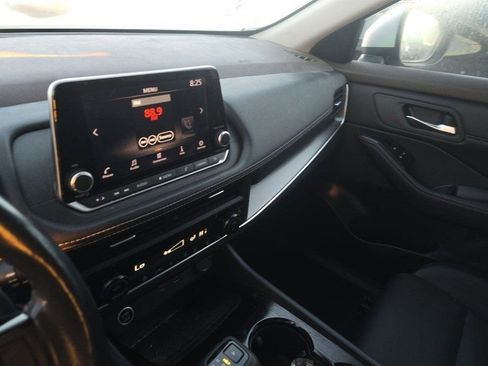 Used 2023 Nissan Rogue SV w/ SV Premium B Package image 7