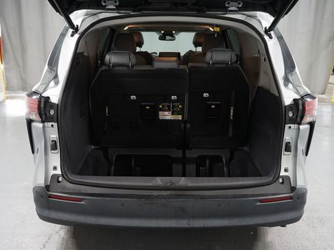 Certified 2021 Toyota Sienna XLE image 36