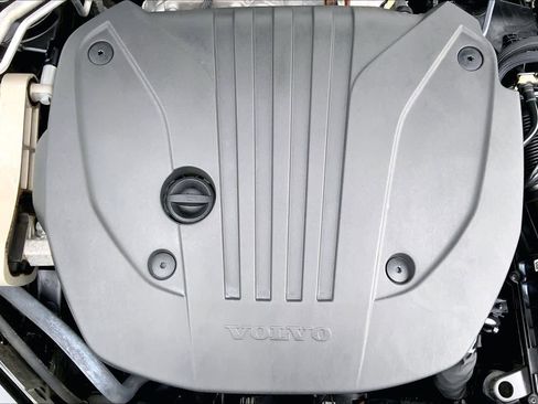 Used 2024 Volvo S60 B5 Plus FWD image 32