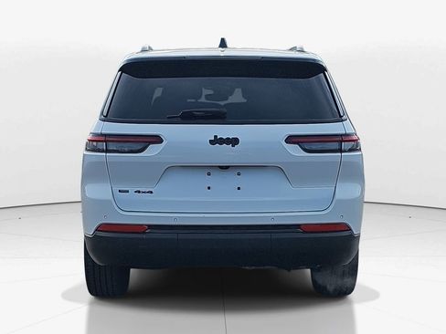 Used 2023 Jeep Grand Cherokee L Laredo image 6