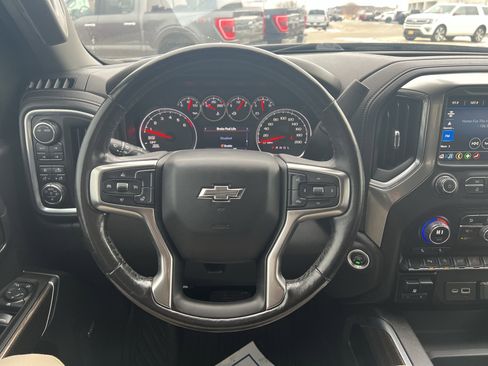 Used 2021 Chevrolet Silverado 1500 LT Trail Boss w/ Convenience Package II image 9