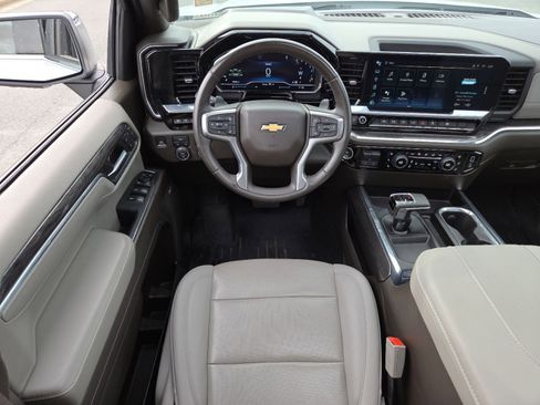 Used 2024 Chevrolet Silverado 1500 LTZ w/ Technology Package image 34