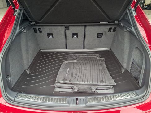 Used 2025 Porsche Macan image 24