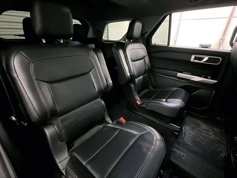 Certified 2022 Ford Explorer XLT w/ Equipment Group 202A image 26