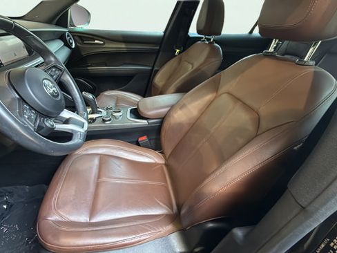 Used 2023 Alfa Romeo Stelvio Ti AWD/4WD image 13