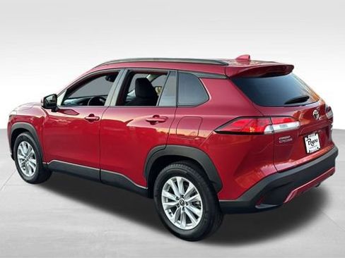 Used 2024 Toyota Corolla Cross LE image 9