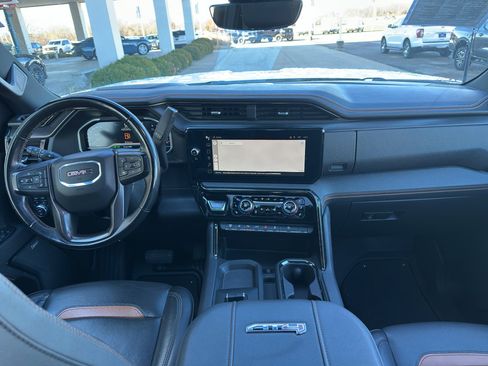 Used 2024 GMC Sierra 2500 AT4 w/ Technology Package image 14