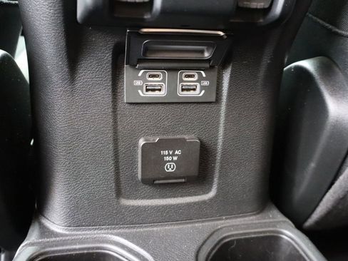 Used 2022 Jeep Wrangler Unlimited Rubicon w/ Cold Weather Group image 27