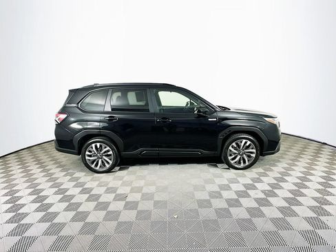 Used 2025 Subaru Forester Touring AWD/4WD image 11
