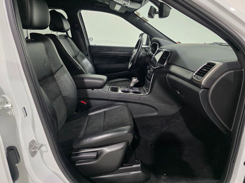 Used 2021 Jeep Grand Cherokee Altitude image 23