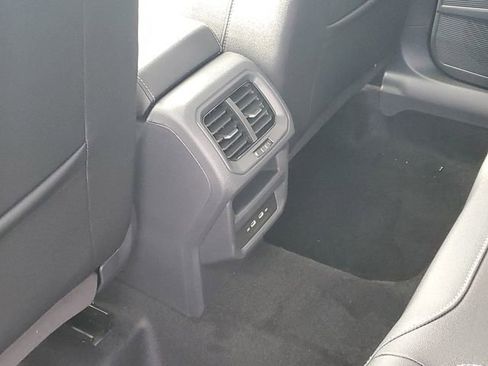 New 2026 Volkswagen Taos SE FWD image 28