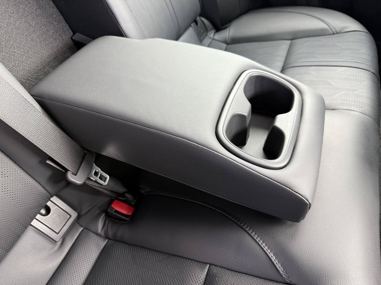 Used 2025 Toyota Camry XSE FWD image 32